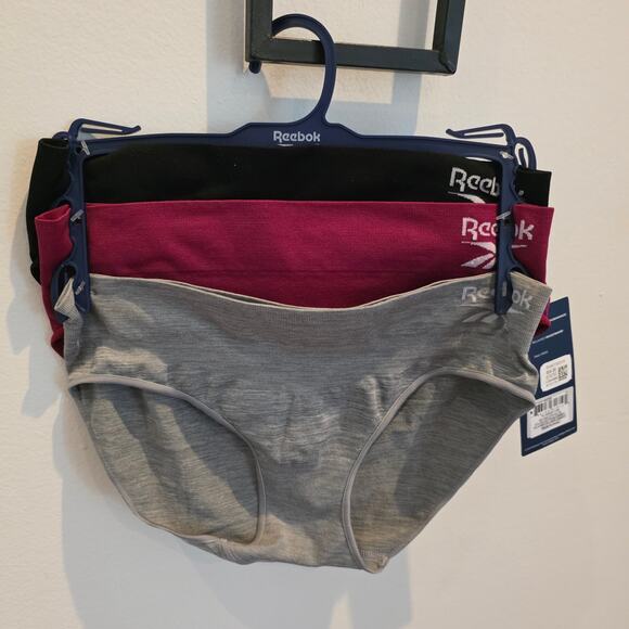 New 3 pack Reebok women's seamless bikinis size S - Picture 4 of 8